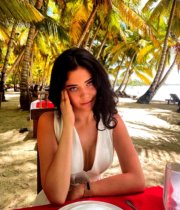 vanessa.rhd instagram image archive image