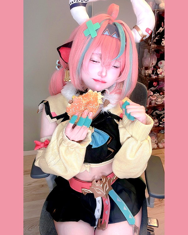 purinn_cos instagram image archive image
