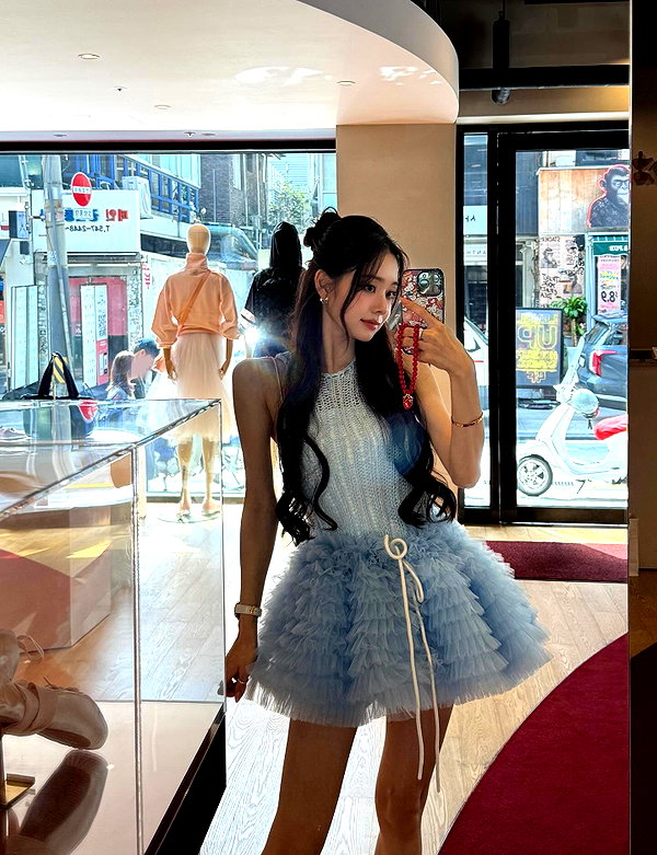 dear.zia instagram image archive image