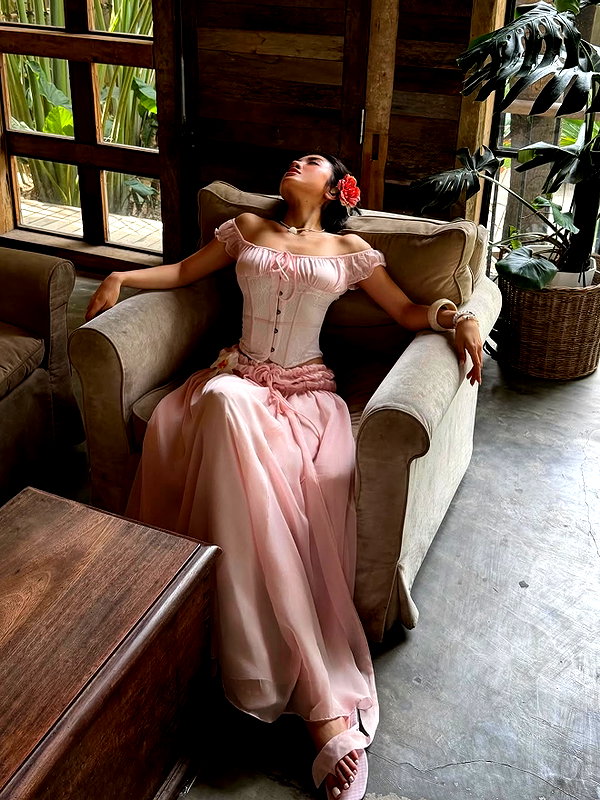 lyhythuedoxinh instagram image archive image