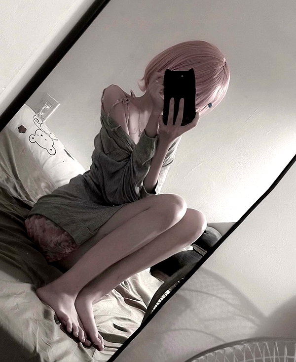 milkyzz_00 instagram image archive image