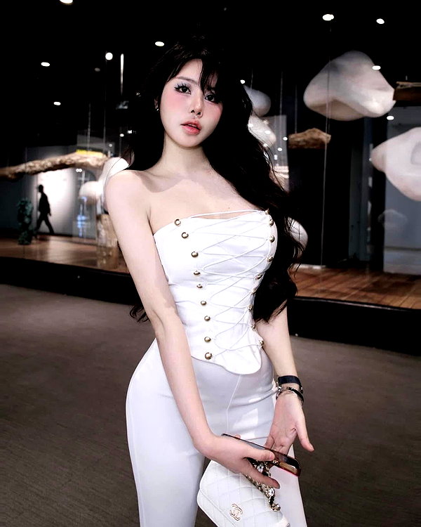 lyhythuedoxinh instagram image archive image