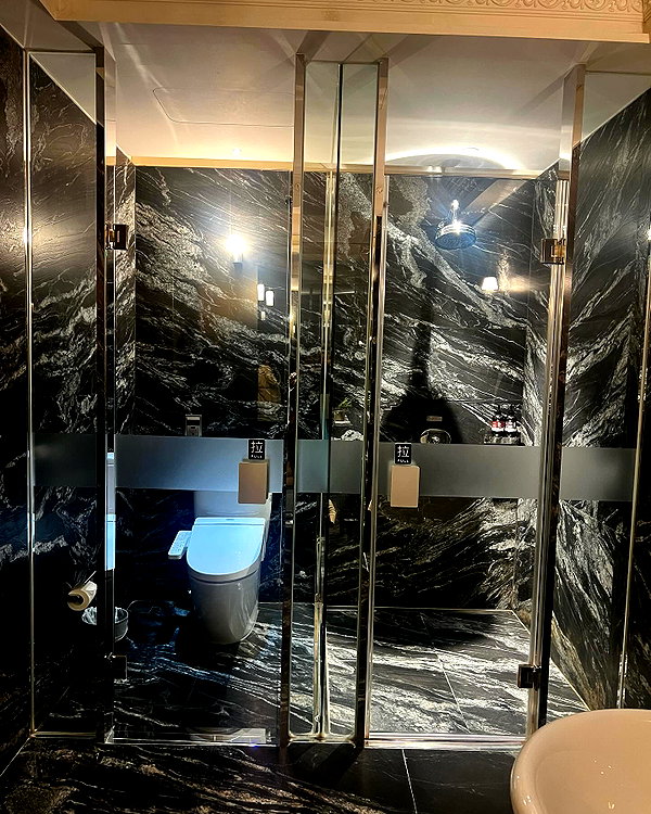 150_aiko instagram image archive image