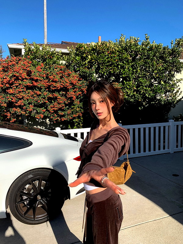 daxbin instagram image archive image
