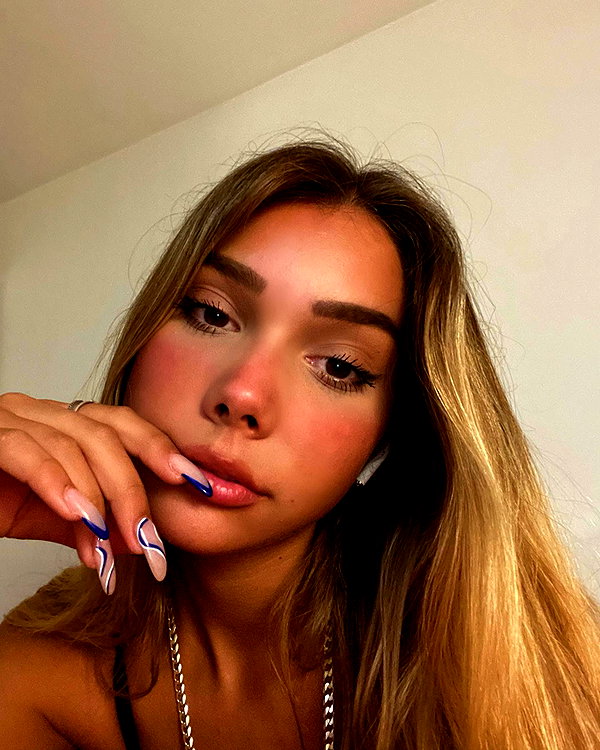 yulia.isakov instagram image archive image