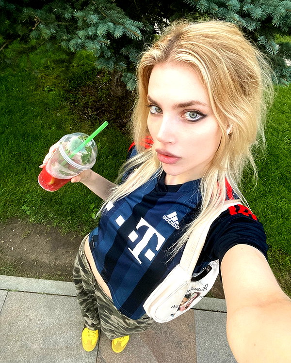 anya4everr instagram image archive image
