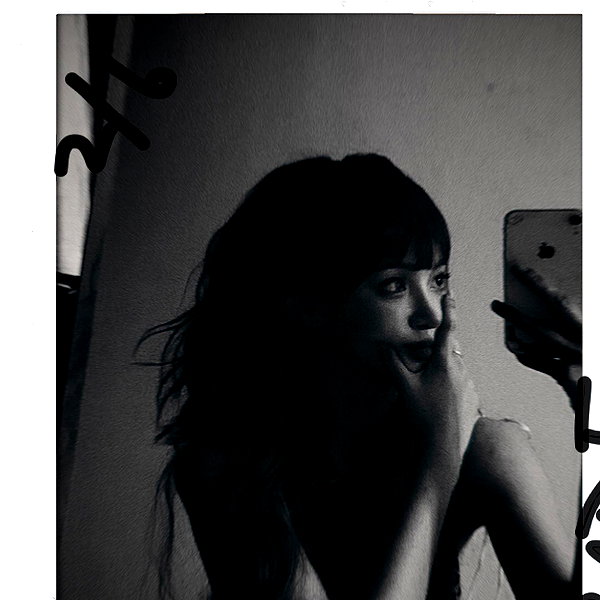 Archived image from @heroineseen on Instagram