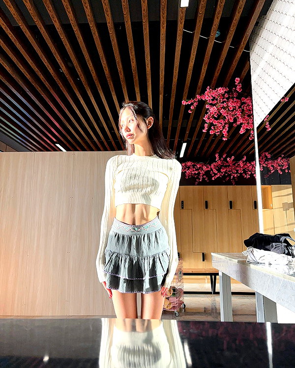 indra0102_ instagram image archive image