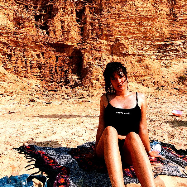 romi_henenson instagram image archive image