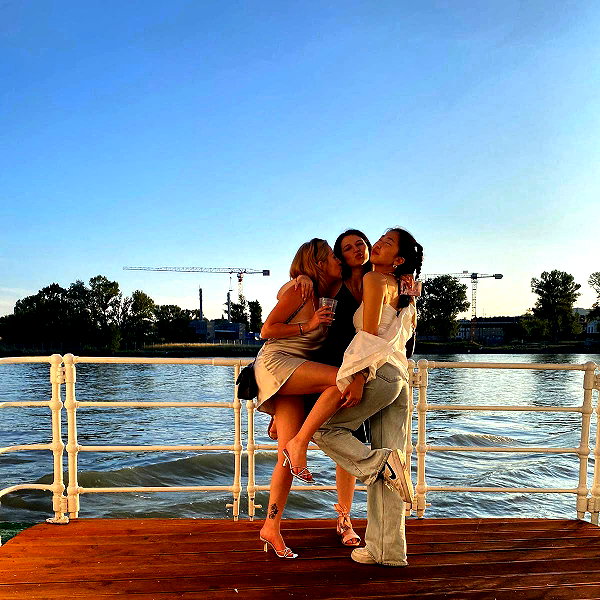nikoleta.milenova instagram image archive image