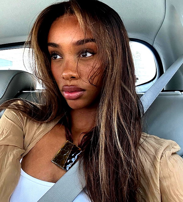 baddiesessence instagram image archive image