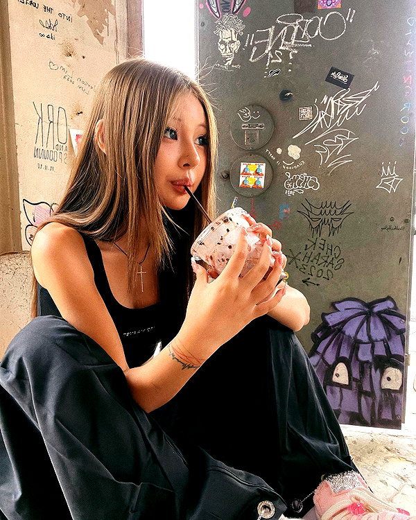 ll.lu1s instagram image archive image