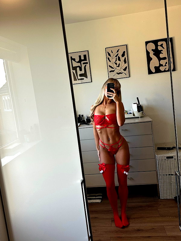 rhiannonbluee instagram image archive image