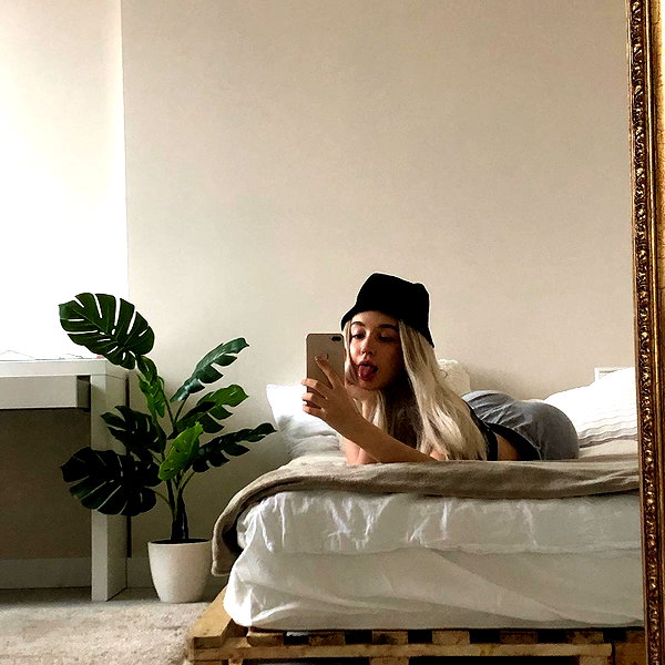 veroni22ka instagram image archive image