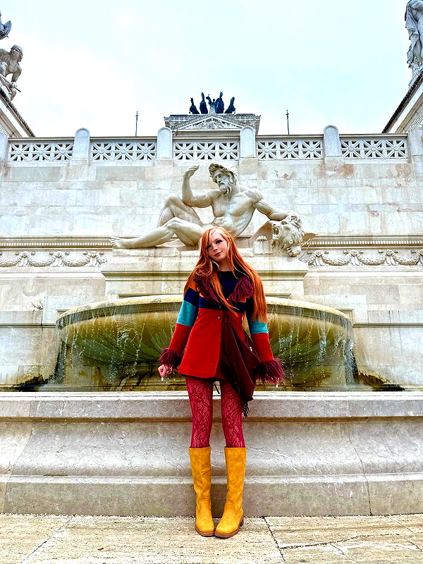 lola.luvgood instagram image archive image