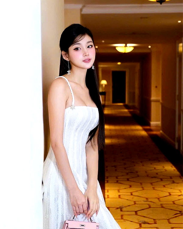 lyhythuedoxinh instagram image archive image