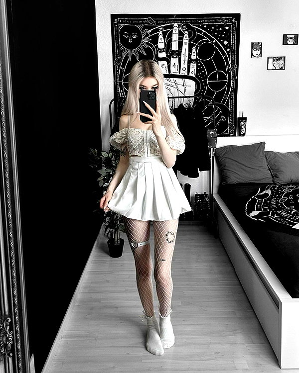 _lia.moon archive image