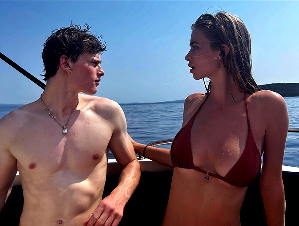 lili.hart1 instagram image archive image