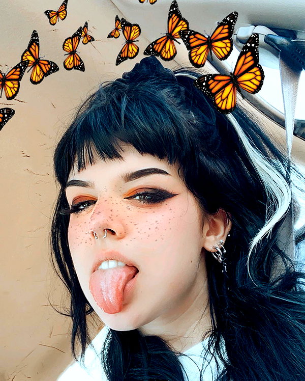 yeahimcaroline instagram image archive image