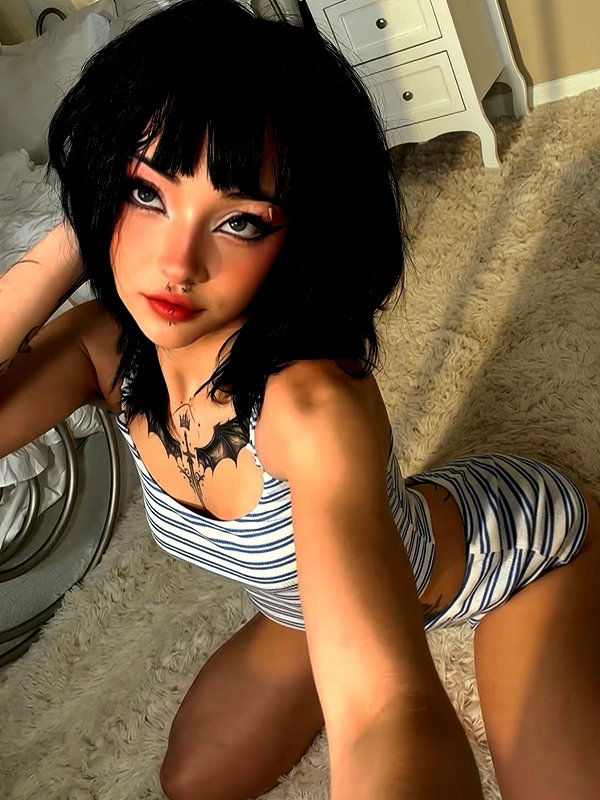 Archived image from @deadangelfiles on Instagram