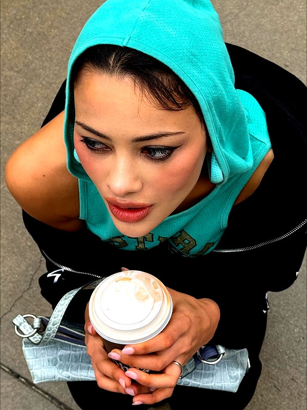 leonanaomii instagram image archive image
