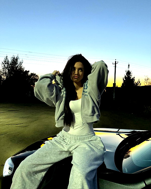 anna.utka22 instagram image archive image