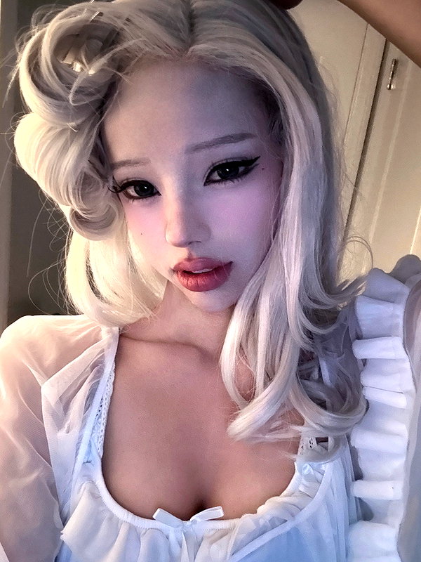 Archived image from @irisinna on Instagram