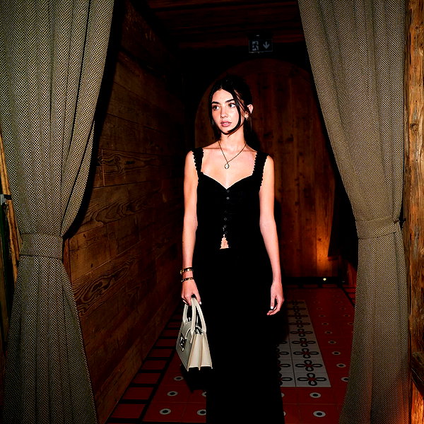 elizabrowne_ instagram image archive image