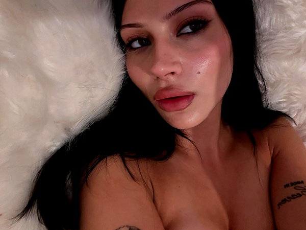 karolinaawasik instagram image archive image