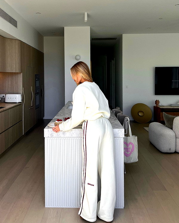sophiebatzloff instagram image archive image