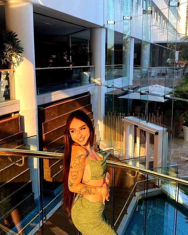 karin_orhov instagram image archive image