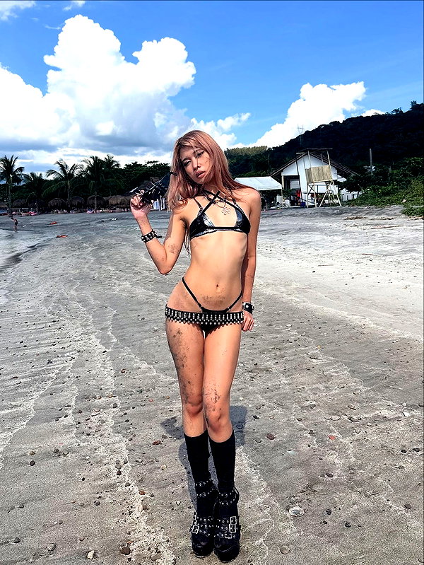 _nei.ko instagram image archive image