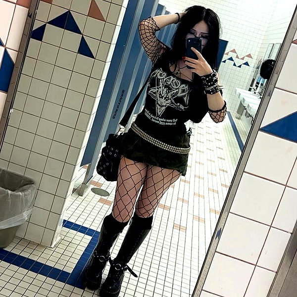butter.on.a.poptart69 instagram image archive image