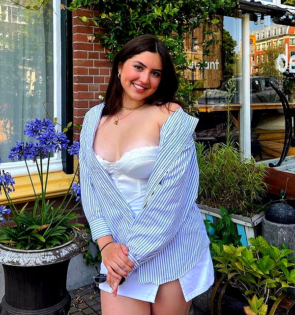 baddiesessence instagram image archive image