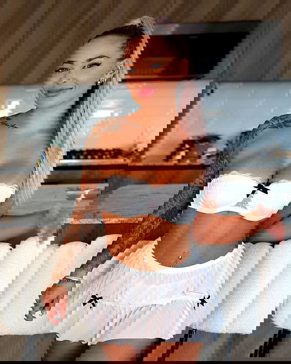 itshayleydavies itshayleydavies archive image