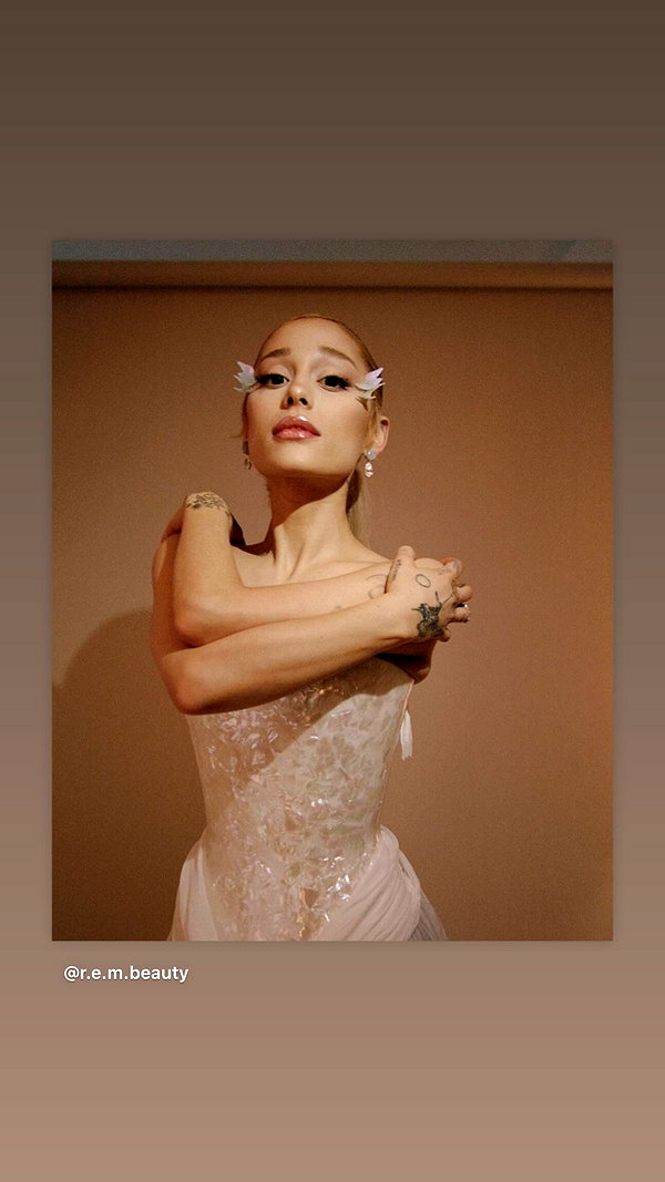 arianagrande instagram image archive image