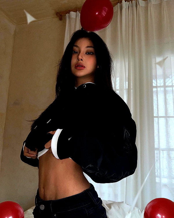 ll.lu1s instagram image archive image