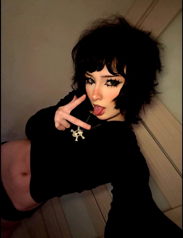 Archived image from @kk3tr1n4 on Instagram