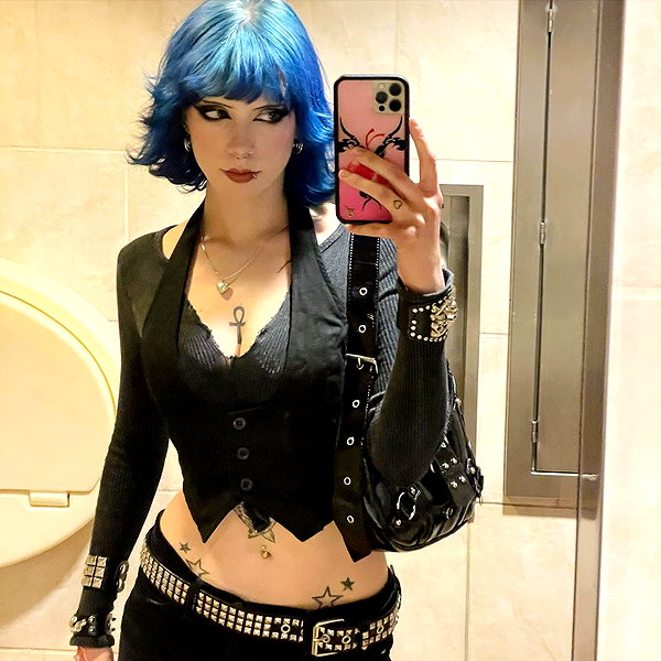 haileylayfield instagram image archive image
