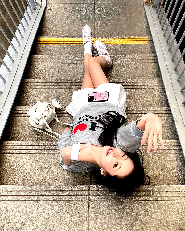 dear.zia instagram image archive image