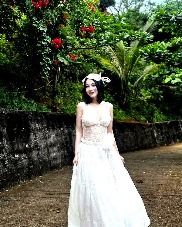 lyhythuedoxinh instagram image archive image