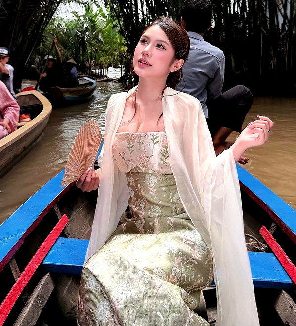 lyhythuedoxinh instagram image archive image