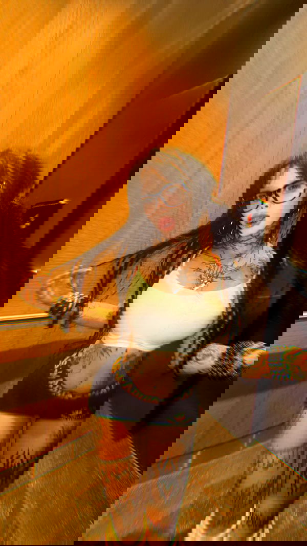 zommmbri zommmbri archive image