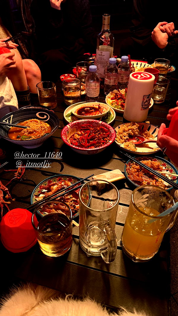 Archived image from @xiaoxinbue on Instagram