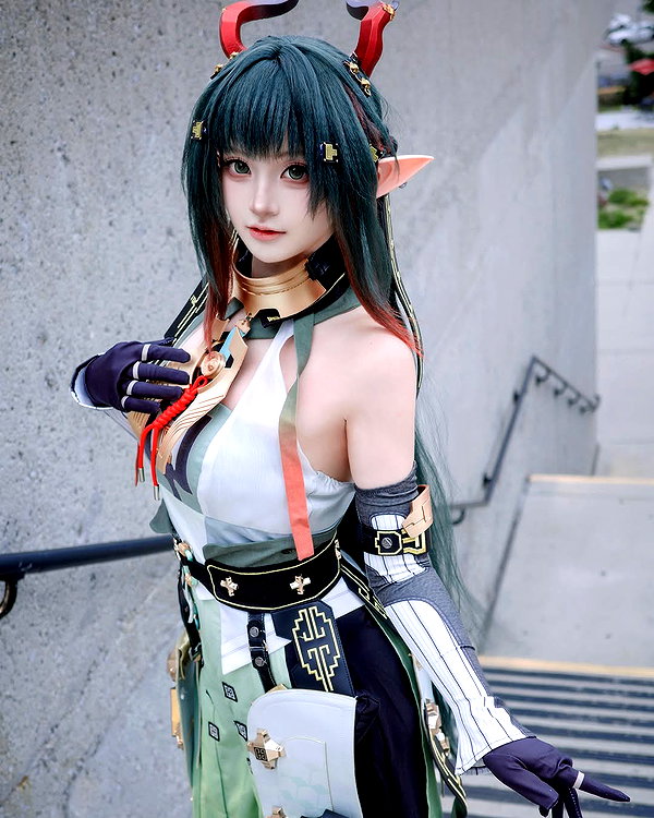 miee_cos instagram image archive image