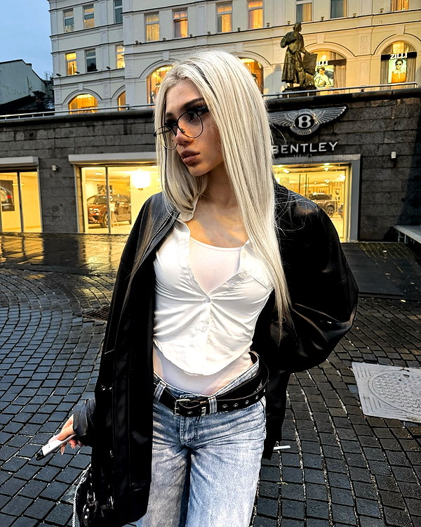 vik4au instagram image archive image