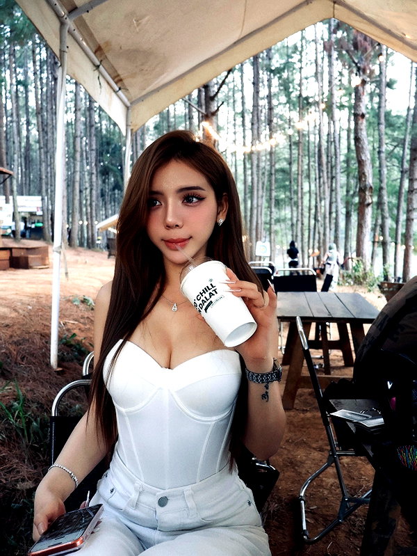 lyhythuedoxinh instagram image archive image