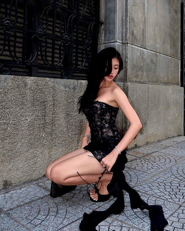 lyhythuedoxinh instagram image archive image