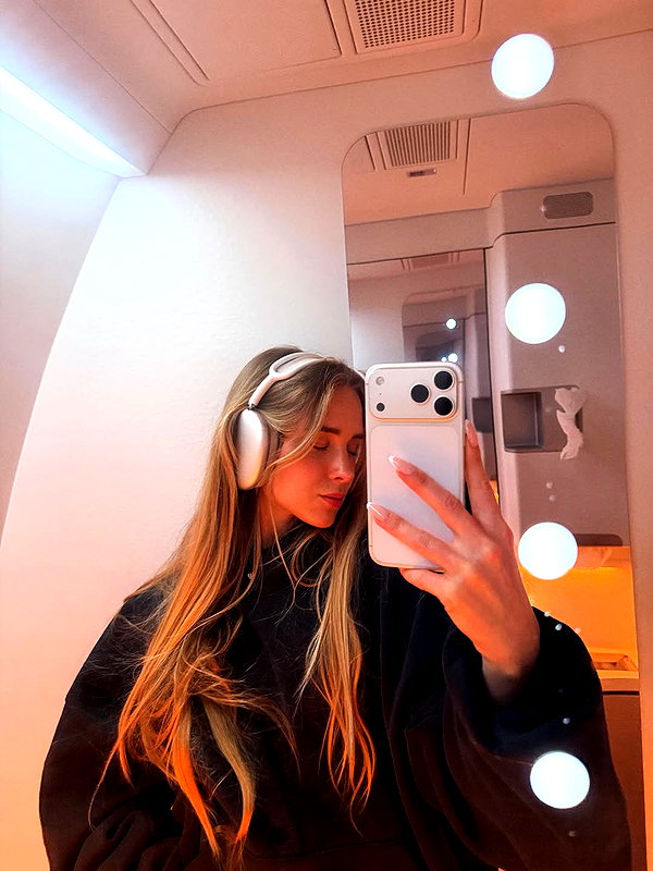 carolinezalog instagram image archive image