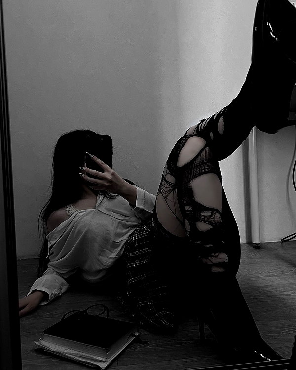 glowmoonshorty instagram image archive image
